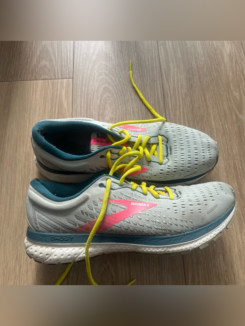 Brooks Ghost 13 Womens Running Walking Shoes Gray Athletic Sneakers Size 11
